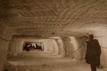 Phát hiện 'công trình bỏ hoang' dưới lớp băng Bắc Cực. chuyên gia giật mình 