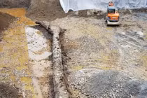 Đụng trúng 'khúc gỗ lạ', công trường dừng thi công khẩn cấp vì...