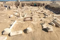 Mở mộ cổ Ai Cập, choáng ngợp 'kho báu' khủng lấp lánh vàng