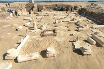 Mở mộ cổ Ai Cập, choáng ngợp 'kho báu' khủng lấp lánh vàng