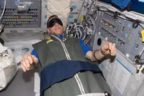 Phi hành gia làm gì để đảm bảo giấc ngủ trong vũ trụ?