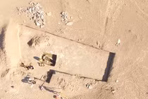 Mở mộ cổ hơn 2.000 năm, chuyên gia bất ngờ thấy vật thể lạ “xuyên không” 