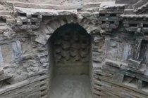 Trung Quốc: Đào móng xây nhà tình cờ “đụng trúng” mộ cổ đầy báu vật