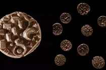 Phát hiện kho báu siêu hiếm 2.000 tuổi, chuyên gia mừng rỡ