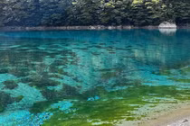 Khám phá hồ nước trong suốt nhất thế giới