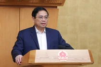 Không được yêu cầu người dân xuất trình sổ hộ khẩu, sổ tạm trú