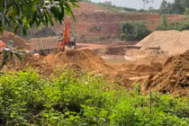 Chủ tịch huyện, thành phố phải chịu trách nhiệm nếu để xảy ra KTKS trái phép