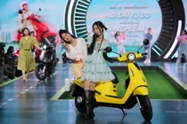 VinFast chính thức bàn giao xe máy điện Evo200