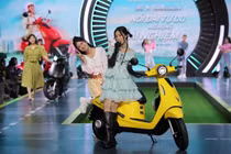 VinFast chính thức bàn giao xe máy điện Evo200