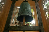 Ly kỳ ba quả chuông cổ nhất Việt Nam