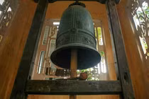 Ly kỳ ba quả chuông cổ nhất Việt Nam