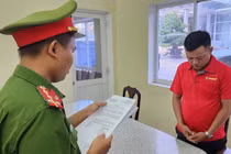 Nhân viên bán dầu nhớt giả chữ ký khách hàng để thụt két tiền tỷ