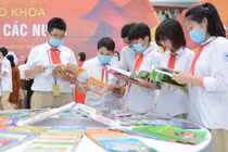 Chiết khấu sách giáo khoa 30% có phí tiêu cực… đẩy giá bán cao lên?! 