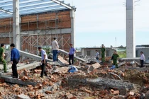 Sập tường KCN Nhơn Hòa, 5 người chết: Khởi tố 2 lãnh đạo doanh nghiệp