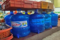 Nước uống đóng bình giá rẻ nhái thương hiệu uy tín