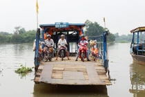 Cần giám sát việc trang bị áo phao cho khách đi phà các tỉnh Miền Tây