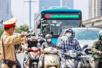 Ban Bí thư: Di dời trụ sở cơ quan, trường học, bệnh viện… chống ùn tắc