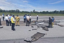 Đường băng sân bay Vinh bị bong tróc: Có xem xét trách nhiệm?