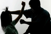 Hai vợ chồng ở Hải Dương bị phạt 36,5 triệu vì... đánh nhau