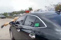 Lao xe vào CSGT: Chống người thi hành công vụ hay giết người?