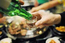 Tăng thuế rượu bia, có giảm được tiêu thụ?