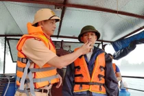 Tuyên Quang phát hiện 30 tàu thuyền không có đăng kiểm