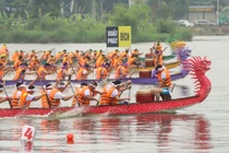 Kịch tính chung kết giải bơi chải Phú Thọ 2023