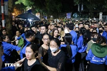 Dòng người nối dài các phố vào viếng Tổng Bí thư Nguyễn Phú Trọng