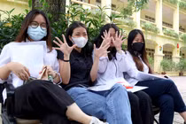 Phổ điểm thi tốt nghiệp 2023: Điểm chuẩn ĐH có thể giảm từ 0,5 - 1 điểm