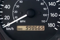 Mẹo nhận biết xe bị tua công-tơ-mét đơn giản