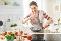 10 nguyên tắc "vàng" chế biến thực phẩm để tránh nhiễm vi khuẩn tụ cầu vàng