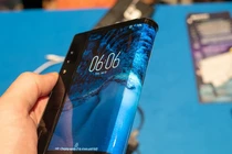 Hình ảnh smartphone gập đầu tiên sắp được Google mở bán