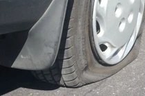 6 lưu ý phòng tránh nổ lốp ô tô khi thời tiết nắng nóng