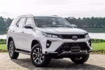 Toyota Fortuner giảm sâu lên tới 150 triệu đồng