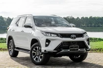 Toyota Fortuner giảm sâu lên tới 150 triệu đồng