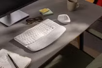 Logitech Wave Keys: Bàn phím công thái học giữ sức khỏe khi làm việc 