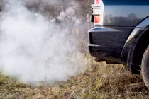Nhìn màu khói bắt "bệnh" ôtô