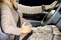 Bí quyết lái ô tô an toàn cho mẹ bầu