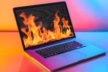 Mẹo làm mát MacBook hiệu quả trong mùa hè