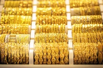 Giá vàng hôm nay 18/4: Thế giới giảm, trong nước tăng