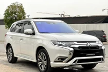 Mitsubishi Outlander giảm sâu gần 120 triệu đồng