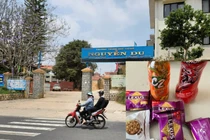 Vì sao công ty phát bánh kẹo trước cổng trường bị phạt 50 triệu đồng?