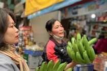 Giá thực phẩm, hàng hóa đắt 'khét’ vẫn 'cháy' hàng ngày 28 Tết