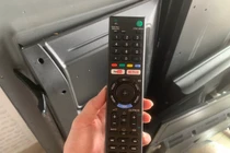 Mẹo tìm điều khiển tivi bị thất lạc không phải ai cũng biết