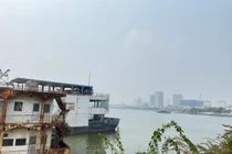 Cần xử lý nốt 3 du thuyền bỏ hoang còn sót trên Hồ Tây