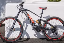 Xe đạp điện địa hình có giá hơn 200 triệu đồng