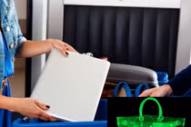 Tại sao phải lấy laptop khỏi túi khi soi chiếu an ninh tại sân bay?