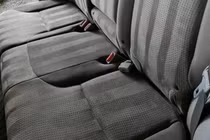 5 vị trí cực bẩn cần phải làm sạch thường xuyên trong ô tô