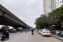 Hà Nội: Nghiên cứu cho phép đậu xe ở lòng đường, hè phố