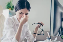 Cách bảo vệ mắt của bạn khi sử dụng máy tính thường xuyên